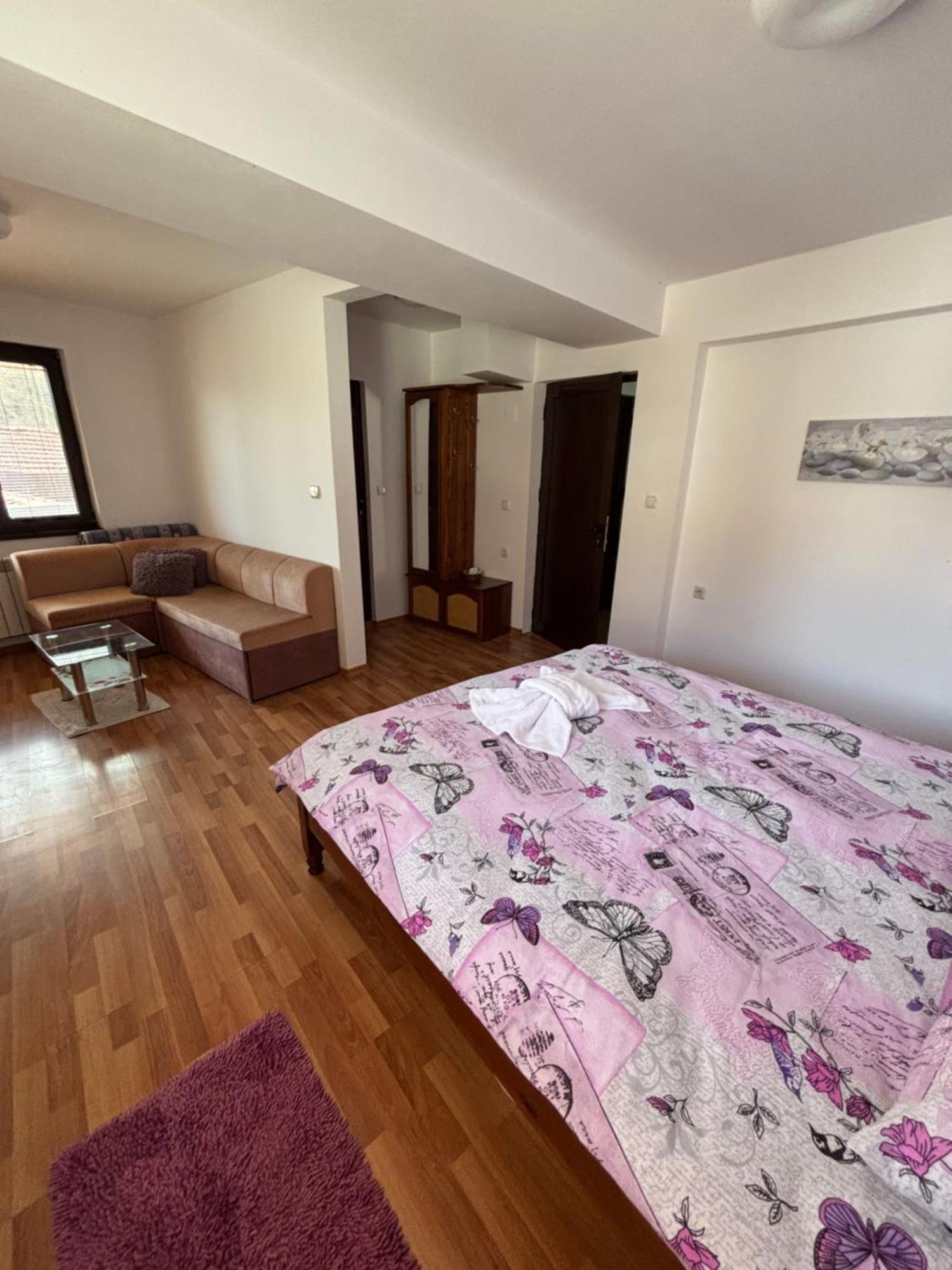 Yovkovata Kyshta Hotel Chiflik Buitenkant foto